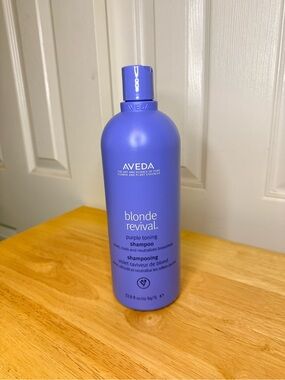 AVEDA Blonde Revival Purple Toning Shampoo - Violet Bottle